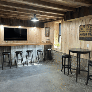 Bar in Grooms Lounge - Graceful Gatherings at The LedgeRock